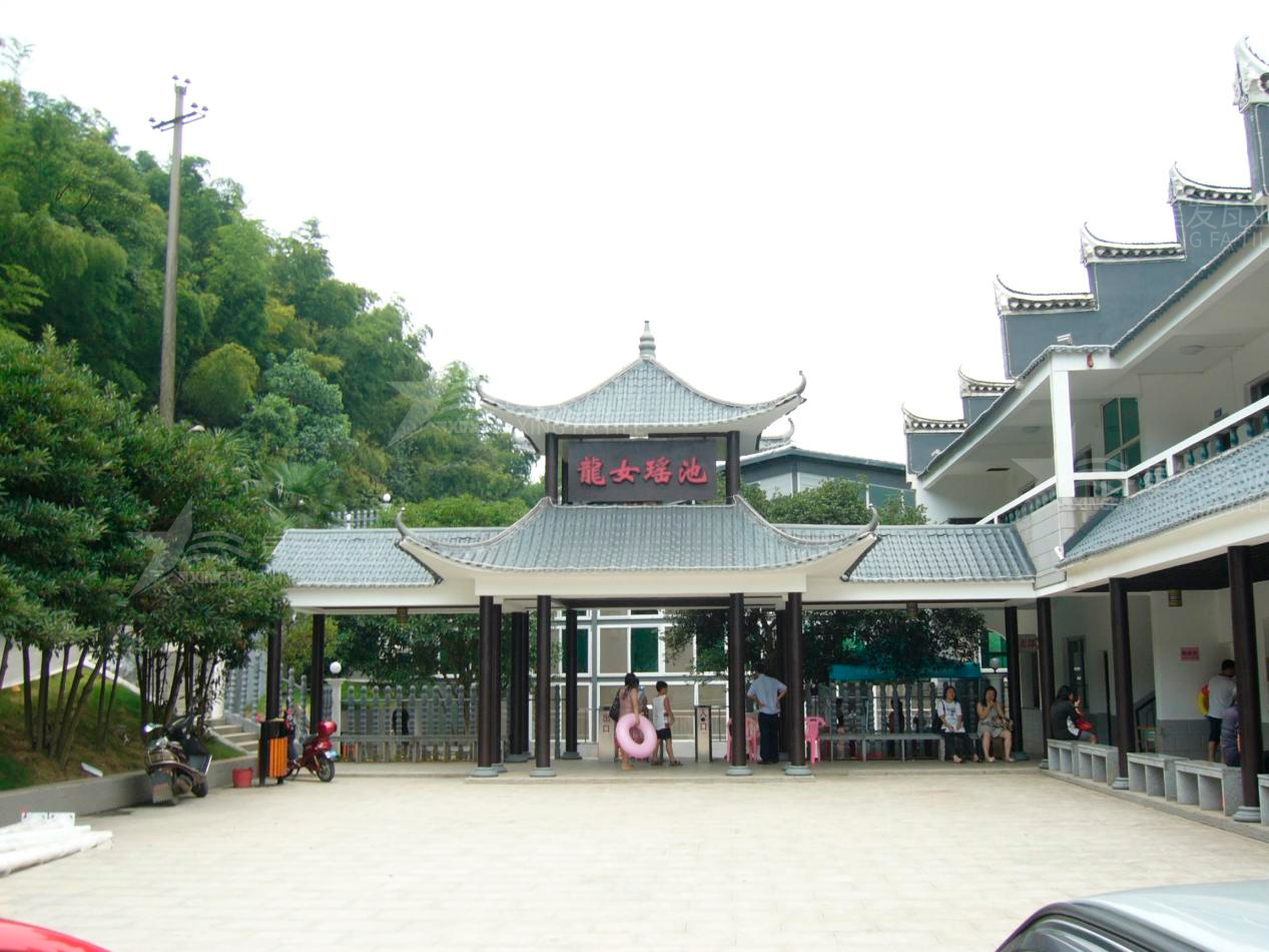 屋頂材料合成樹脂瓦和不銹鋼瓦哪個好？選擇很重要！